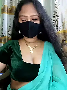 Idhika Paul online show from February 17, 2025, 6:48 pm