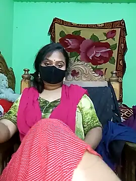 Idhika Paul online show from March 2, 2025, 9:54 pm