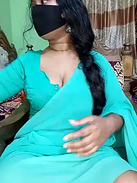 Idhika Paul online show from March 13, 2025, 9:37 pm