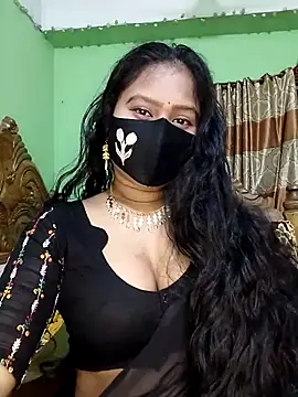 Idhika Paul online show from March 15, 2025, 3:06 pm