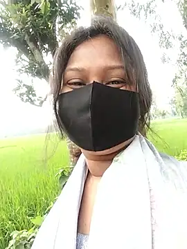 Idhika Paul online show from September 15, 2025, 3:06 am