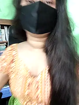 Idhika Paul online show from September 25, 2025, 1:04 pm