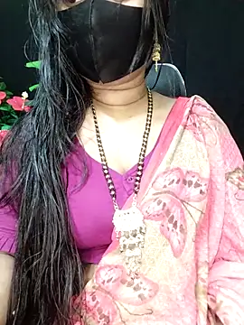 Idhika Paul online show from October 14, 2025, 1:34 pm