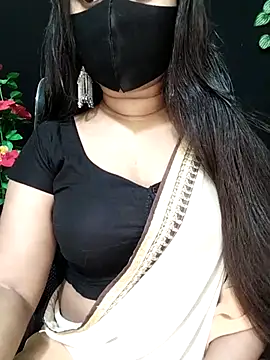 Idhika Paul online show from October 19, 2025, 5:02 pm