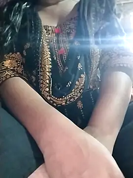 Idhika Paul online show from October 24, 2025, 7:49 am