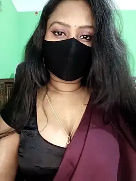 Idhika Paul online show from March 17, 2026, 11:41 pm