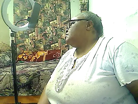 Snapshot of HOTSUGARX5 chatting on May 11, 2026, 4:37 pm HOTSUGARX5 online show from May 11, 2026, 4:37 pm