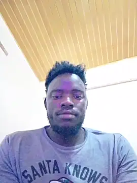 Snapshot of MaskedGQ chatting on October 17, 2025, 10:40 am MaskedGQ online show from October 17, 2025, 10:40 am