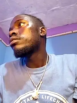 Snapshot of MaskedGQ chatting on November 6, 2025, 5:58 pm MaskedGQ online show from November 6, 2025, 5:58 pm