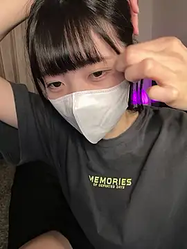 Snapshot of irohani_usagi chatting on October 13, 2025, 2:28 pm irohani usagi online show from October 13, 2025, 2:28 pm