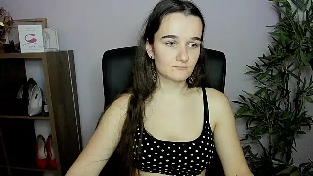 Snapshot of KateDelight chatting on December 8, 2024, 2:30 pm KateDelight online show from December 8, 2024, 2:30 pm