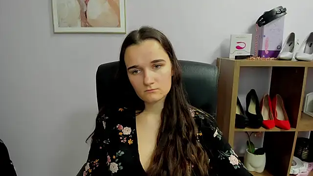 Snapshot of KateDelight chatting on November 9, 2025, 7:56 pm KateDelight online show from November 9, 2025, 7:56 pm