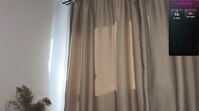 R1mmo   online show from February 18, 2026, 12:23 pm