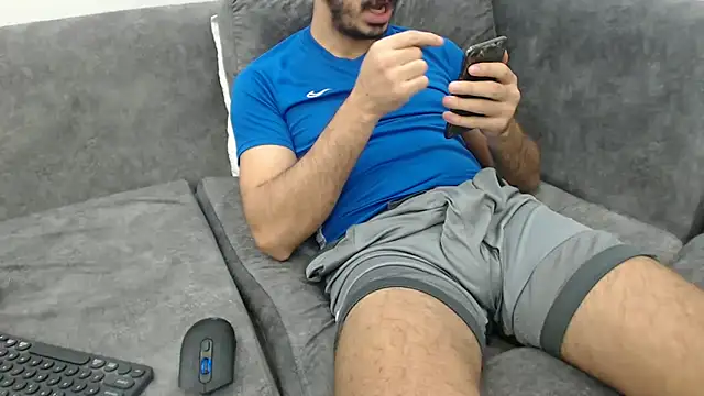 Snapshot of Naughtb0y chatting on January 4, 2025, 4:32 pm Naughtb0y online show from January 4, 2025, 4:32 pm