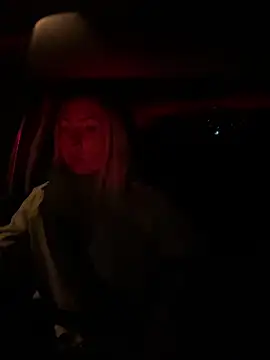 Snapshot of LuisaBecker chatting on December 1, 2024, 4:29 pm LuisaBecker online show from December 1, 2024, 4:29 pm