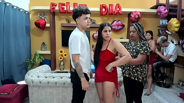 Snapshot of secret-of-roomies chatting on February 14, 2025, 4:20 pm secret-of-roomies online show from February 14, 2025, 4:20 pm