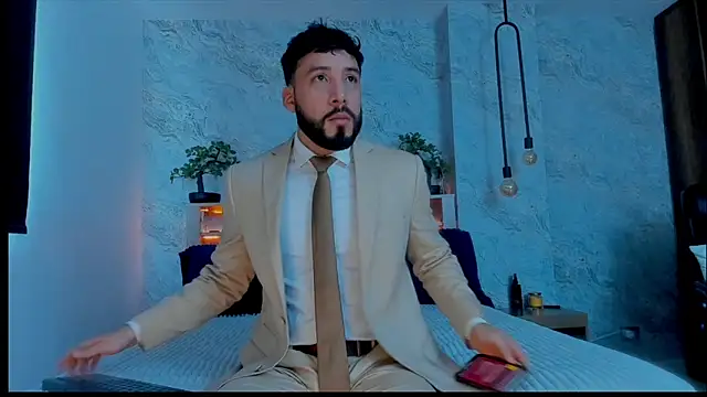 Snapshot of bruno_woods chatting on December 18, 2024, 5:31 pm bruno woods online show from December 18, 2024, 5:31 pm