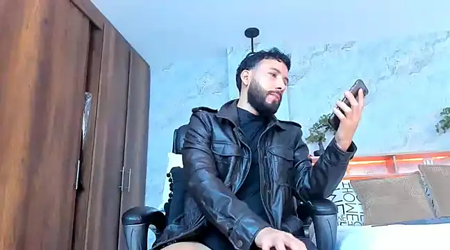 Snapshot of bruno_woods chatting on March 12, 2025, 3:51 pm bruno woods online show from March 12, 2025, 3:51 pm