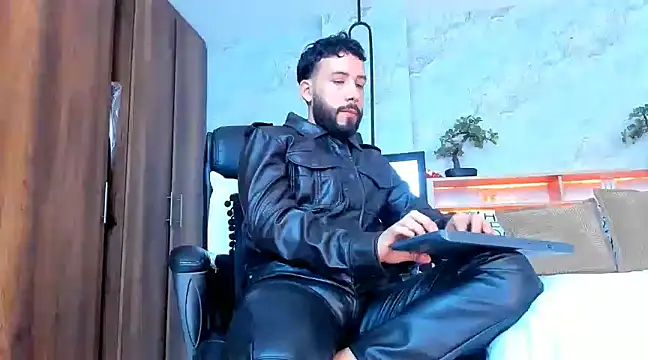 Snapshot of bruno_woods chatting on March 12, 2025, 6:55 pm bruno woods online show from March 12, 2025, 6:55 pm