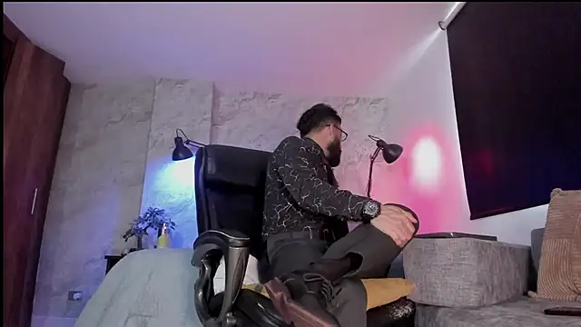 Snapshot of bruno_woods chatting on November 23, 2025, 12:49 pm bruno woods online show from November 23, 2025, 12:49 pm