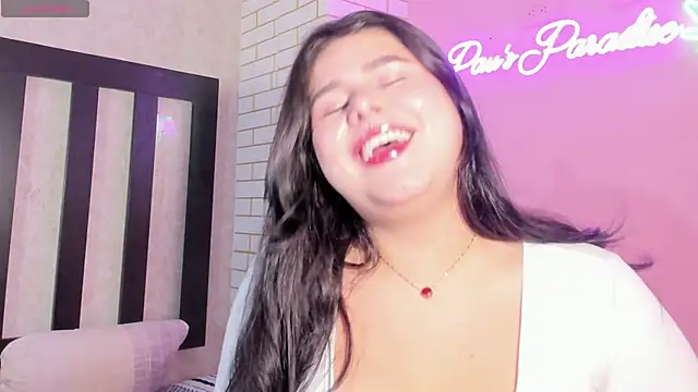 Putipaula3 online show from January 8, 2025, 7:24 pm