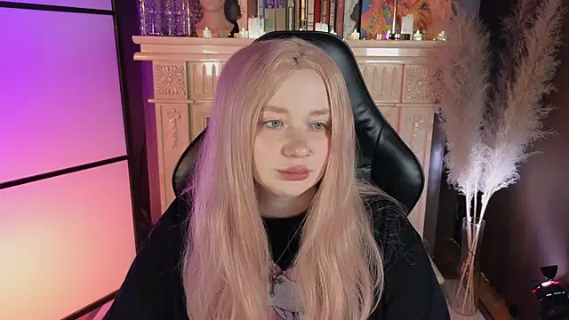 carolina elf online show from March 29, 2026, 5:29 am