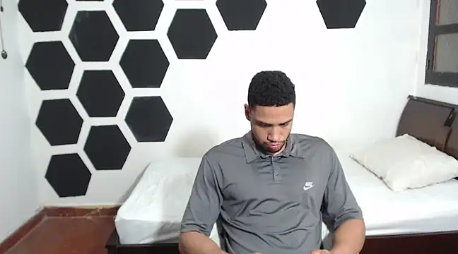 Jhors  Collens online show from February 5, 2025, 7:50 am