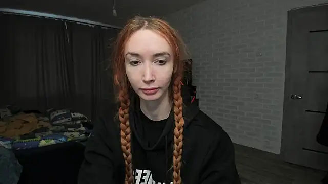 Roxy Silver online show from February 26, 2025, 4:58 am