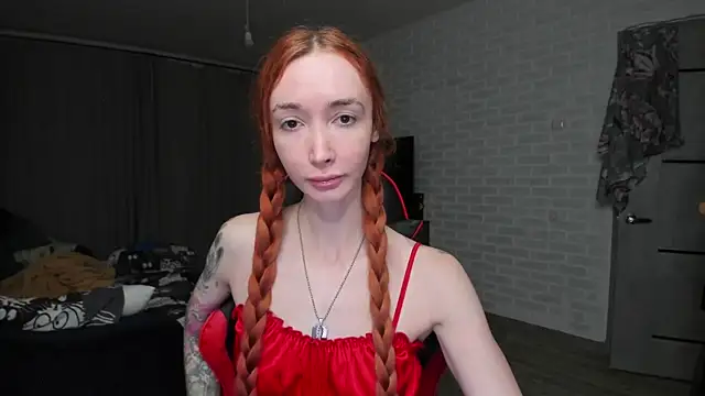 Roxy Silver online show from October 21, 2025, 8:53 pm