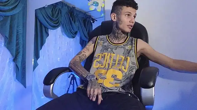 Snapshot of Stuart_Boy_ chatting on February 15, 2025, 3:52 am Stuart Boy online show from February 15, 2025, 3:52 am