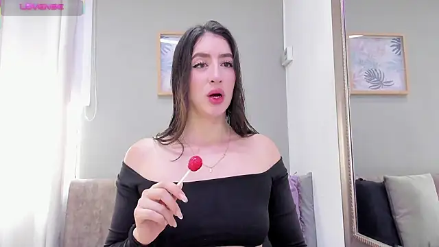  AlejaCruz  online show from October 1, 2025, 4:57 pm