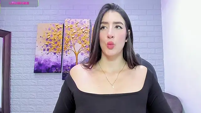  AlejaCruz  online show from October 6, 2025, 7:11 pm