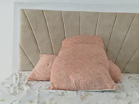 Snapshot of petitechocolate964 chatting on February 1, 2025, 10:26 am petitechocolate964 online show from February 1, 2025, 10:26 am