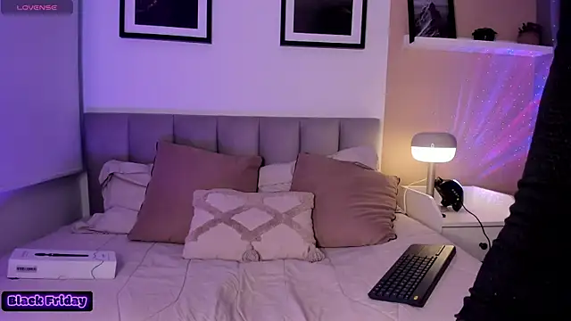 Violetta Nur online show from November 29, 2025, 11:08 pm