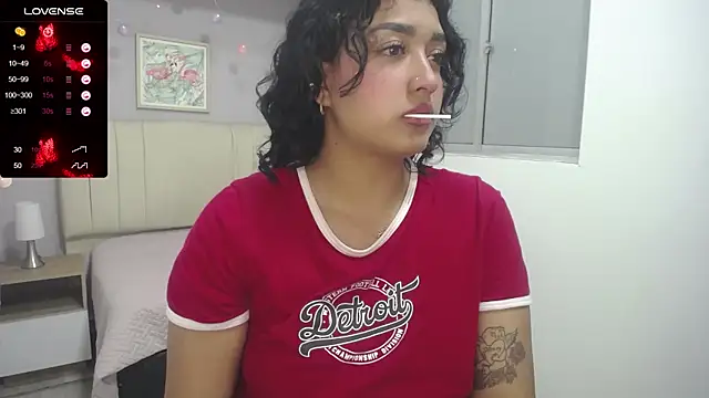 Snapshot of ema_saenz chatting on December 4, 2024, 10:30 pm ema saenz online show from December 4, 2024, 10:30 pm