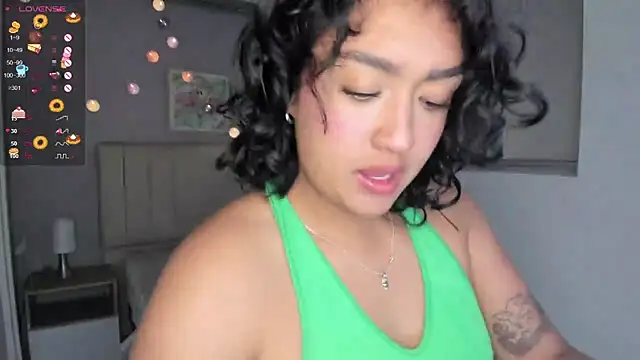 Snapshot of ema_saenz chatting on December 30, 2024, 6:49 pm ema saenz online show from December 30, 2024, 6:49 pm