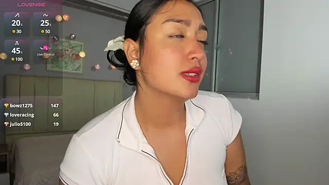 Snapshot of ema_saenz chatting on March 18, 2025, 11:42 pm ema saenz online show from March 18, 2025, 11:42 pm