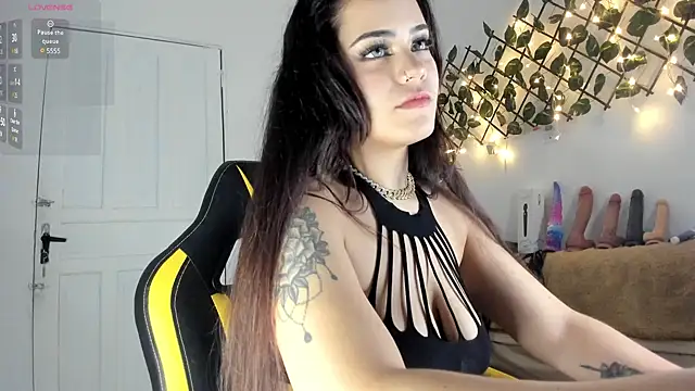 Chica hot dirty online show from March 10, 2025, 9:51 pm