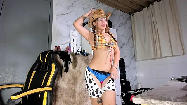 Chica hot dirty online show from April 14, 2026, 12:16 am