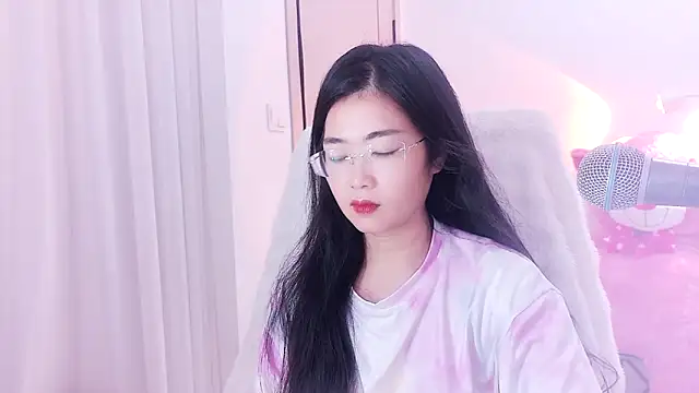 Floor oo online show from September 14, 2025, 7:40 am