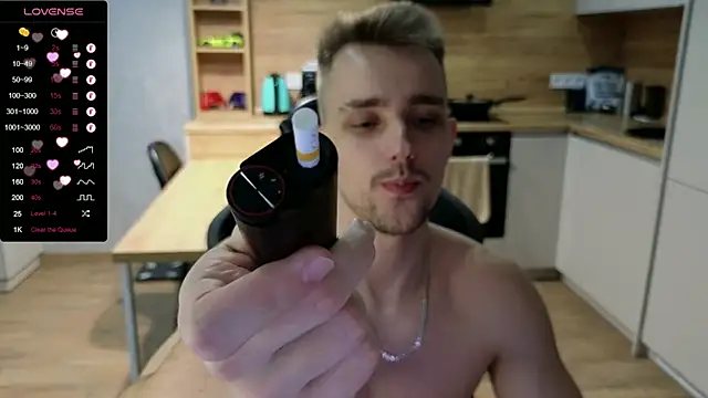 Snapshot of Larstar01 chatting on February 8, 2025, 11:45 pm Larstar01 online show from February 8, 2025, 11:45 pm