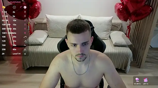 Snapshot of Larstar01 chatting on September 28, 2025, 10:26 pm Larstar01 online show from September 28, 2025, 10:26 pm