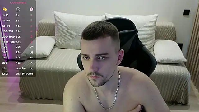 Larstar01 online show from November 19, 2025, 8:20 pm