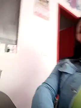 tiffani  love online show from November 22, 2025, 8:30 pm