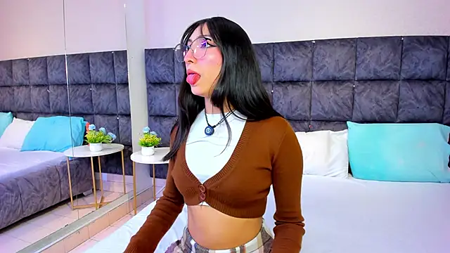 MarianaBranzz online show from November 15, 2025, 5:27 am