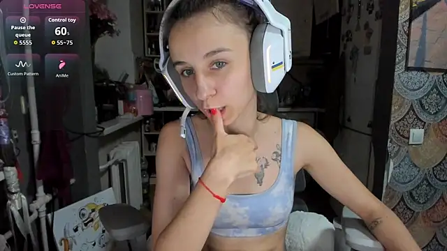 Snapshot of _Nika_Kik chatting on June 26, 2026, 10:03 pm Nika Kik online show from June 26, 2026, 10:03 pm