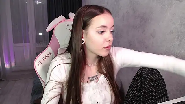 Snapshot of naughty_dakota chatting on October 11, 2025, 4:05 pm naughty dakota online show from October 11, 2025, 4:05 pm