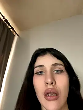 CherryCrystall online show from October 8, 2025, 11:08 am