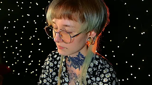 Snapshot of Littlespacemouse chatting on December 21, 2024, 2:37 pm Littlespacemouse online show from December 21, 2024, 2:37 pm