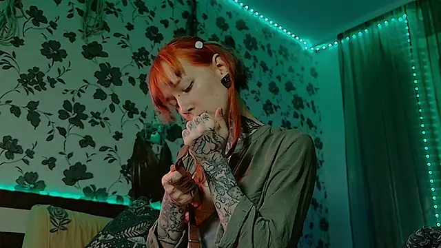 Snapshot of Littlespacemouse chatting on January 15, 2025, 6:19 pm Littlespacemouse online show from January 15, 2025, 6:19 pm